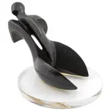 Yvonne Domenge, Mujer de turra baja II, Escultura en bronce II / XXX en base de acrílico