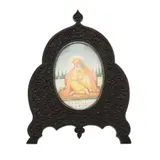 Gurú Nanak Dev Ji*, SIGLO XX, Óleo sobre lámina de marfil; soporte de madera labrada
