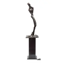 Dríade*, SIGLO XX, Bronce, patinada en color marrón; con base de mármol negro (fracturada)