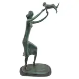 Madre con hijo by José J. "shalom" Almanzor, Escultura en bronce XI / XXX en base de mármol, offered Sep 2025