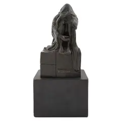Santiago Carbonell, Figura que se esconde tras el advenimiento de su propia luz, Escultura en bronce 28 / 40 en base de metal