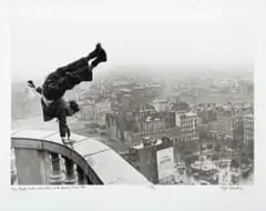 Jürgen Schadeberg, Hans Prignitz makes a handstand on the Hamburg Michel 1948, archival silver gelatin hand-print
