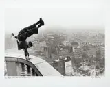 Jürgen Schadeberg, Hans Prignitz makes a handstand on the Hamburg Michel 1948