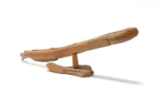 Jackson Hlungwani, Long Fish, carved wood, on a wooden base