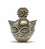 Dinah Molefe, Double-spouted vessel with incised and relief decoration, 1981, painted and incised reduction stoneware