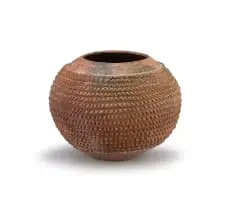 Mncane Nzuza, Pit-fired earthenware pot with relief patterns