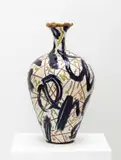 Lucinda Mudge, True Story, 2022, vase ceramic with gold lustre