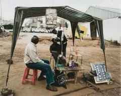 David Goldblatt, Barbers Newtown, digital print on paper