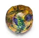 Ruan Hoffmann, Flower I, porcelain decorated with coloured porcelain slip underglaze and gold luster