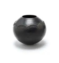 Nesta Nala, Pot, burnished and fired ceramic