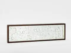 Mary Bauermeister, "Wortschatten", 1978, 3 Glasscheiben und Linsen in Objektkasten, mit schwarzem Stift beschriftet und bemalt