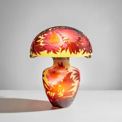 Établissements Gallé, "Peony" table lamp, circa 1925, Overlaid and acid-etched glass, bronze