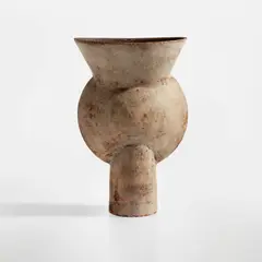 Hans Coper, Early "Thistle" form, circa 1955, Stoneware, layered porcelain slips and engobes over a textured and incised body, the interior with a manganese glaze