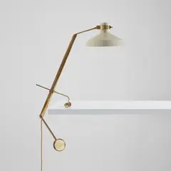 Roberto Menghi, "Libra-Lux" counterbalance table lamp, circa 1948, Brass, painted aluminum, rubber