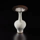 Lucie Rie, Vase with flaring lip