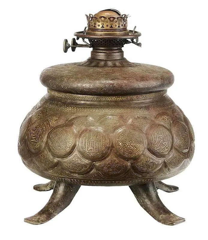 Lamp Base by Tiffany Studios, underside of font is stamped "TGD & Co. [Tiffany Glass and Decorating Co.]" and "TIFFANY STUDIOS, sold Nov 2017