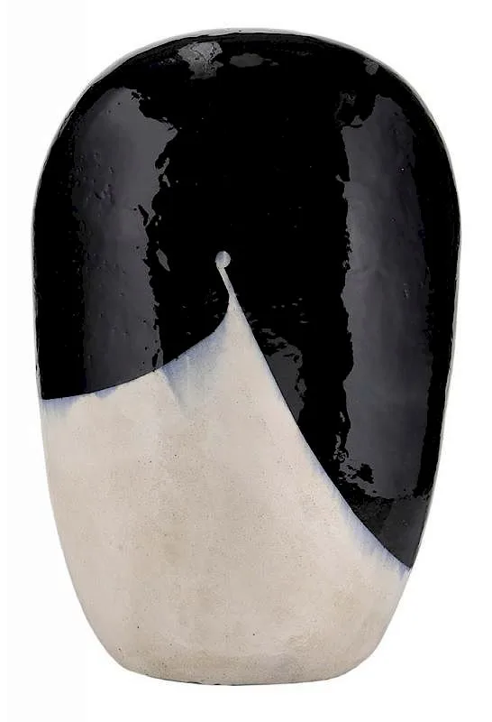 Jun Kaneko, Untitled, 2009, ceramic closed-form glazed black over white
