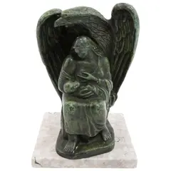 Federico Cantú Garza, Madonna del Seguro Social, 1965, Escultura en bronce sin número de tiraje en base de mármol, edición póstuma