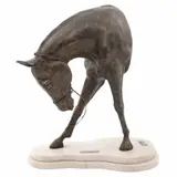 Ignacio Videla, Pialada, 2021, Escultura en bronce con base de mármol 1 / 6