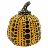Pumpkin - Yellow and black by Yayoi Kusama, Escultura en resina laqueada sin número de tiraje, sold Jan 2024