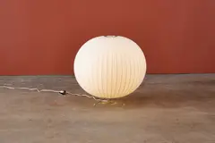 George Nelson, + Associates, Large 'Bubble' Table Lamp, 21st century Sprayed fiberglass over metal frame