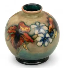 Vase 1930, 'Vintage Design' by William Moorcroft, 1930, sold Sep 2025