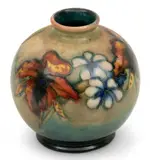 William Moorcroft, Vase 1930, 'Vintage Design'
