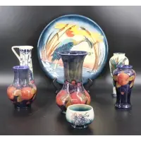Moorcroft, Pottery Charger & 5 Vases