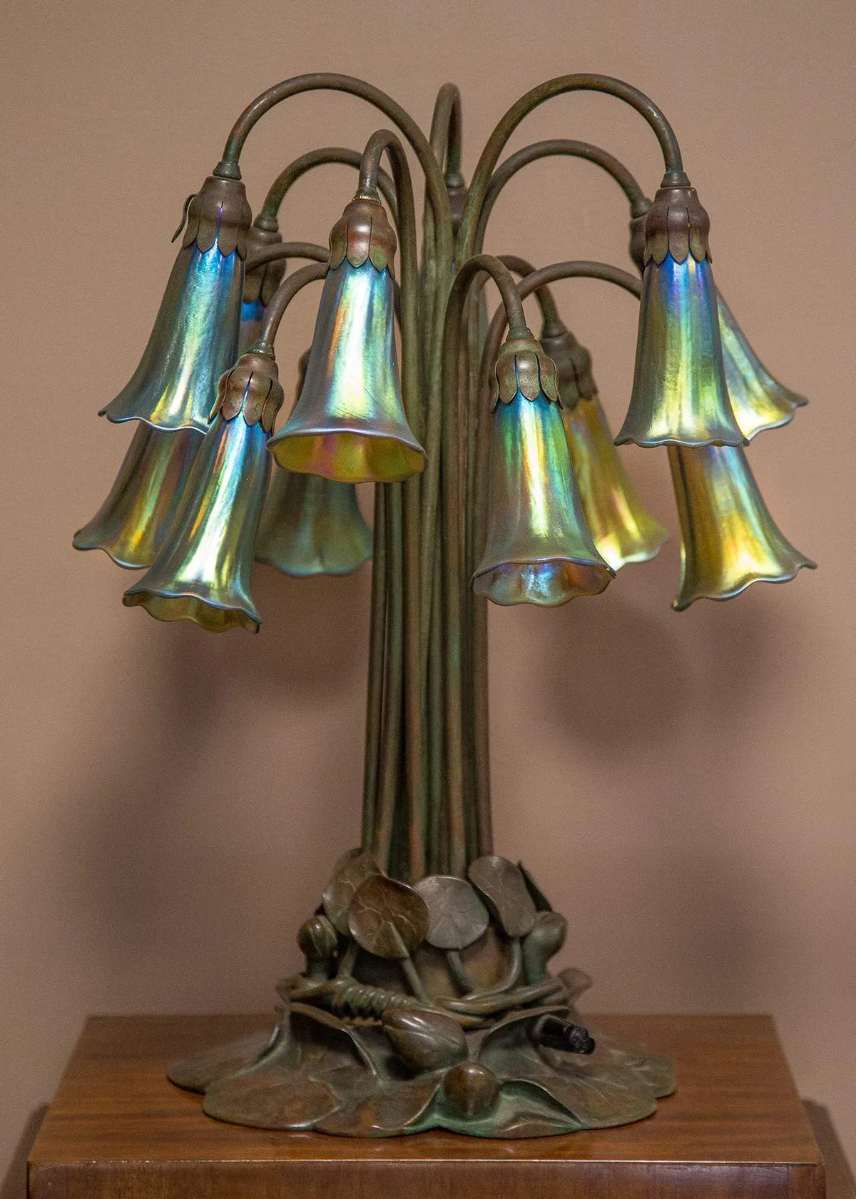 Twelve Light Lily Lamp by Tiffany Studios, sold Sep 2016