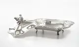 Legumbrera con tapa, Plata española repujada y punzonada ley 916, 1079 gr, Plata española repujada y punzonada ley 916, 1079 gr