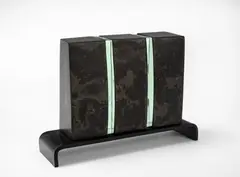 Sin título by Hugo Zapata, Piedra lutita y cristal cobalto, Ejemplar 6 de 10, sold Aug 2023