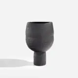 Hans Coper, Pot on cylindrical foot, circa 1967, Stoneware, black glaze over a textured and incised body