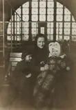 Lewis Hine, A Tenement Madonna, Ellis Island