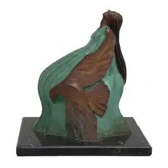 José Silva, ESPÍRITU DE ÁGUILA, Bronce patinado en color verde y marrón; base de mármol negro