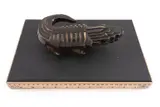 Pedro Friedeberg, Cocodrilo, Escultura en bronce 9 / 10 en base de madera