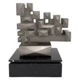 Luis Ortiz Monasterio, Figura yacente, Escultura en bronce 3 / 3 en base de mármol