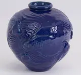 Artdeco by Florero en cerámica azul con decoración de peces, Cerámica, sold Nov 2019