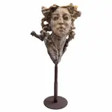 Javier Marín, Aquí tampoco, Escultura en resina en base de metal