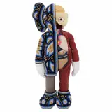 Richard Bruce Después de Kaws, Hombre desconocido, 2021, Escultura en vinil intervenida con chaquiras