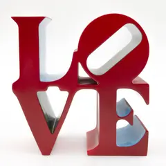 Robert Indiana, LOVE (Red, Blue & Green), Escultura en polipiedra, edición posterior de Éditions Studios 354 / 500