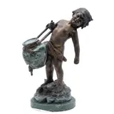 Niño Aguador*, SIGLO XX, Bronce, patinado en tonos verde y marrón; con base mármol verde