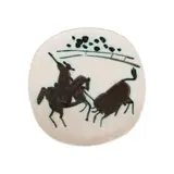 Pablo Picasso, Picador et Taureau (Picadorul și taurul), 1953, ceramică pictată și glazurată; ceramic, Madoura edition