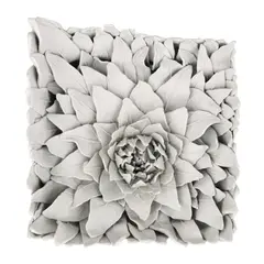 Daniela Fainis, Fragment de renaștere, 2017, porțelan de Limoges modelat manual, temepratura de ardere 1260 C