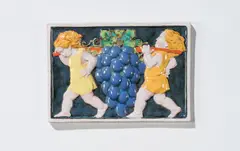 Michael Powolny, Tile "Putti with Grapes