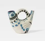 Pablo Picasso, Pichet espagnol, 1954, Ceramic pitcher. White clay with incised decor and engobe painting in blue and black, glazed on the inside; ceramic, Madoura edition