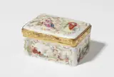 A Meissen porcelain snuff box with a portrait of the Saxon Electress Maria Antonia Walpurgis by Meissen Royal Porcelain Manufactory, sold May 2025
