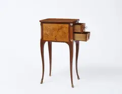 Antoine Héricourt, A small inlaid French side table