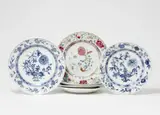 Five Meissen porcelain plates with "onion pattern" decor by Meissen Royal Porcelain Manufactory, sold May 2022