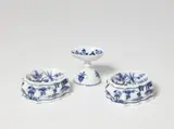 A pair of Meissen porcelain "onion pattern" salts by Meissen Royal Porcelain Manufactory, offered May 2022