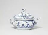 A large Meissen porcelain tureen with rare underglaze blue Chinoiserie decor by Meissen Royal Porcelain Manufactory, sold May 2022